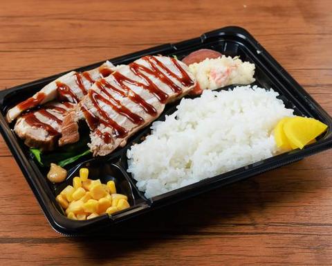 お弁当も絶品！ハルヒのサンドイッチ 角煮弁当