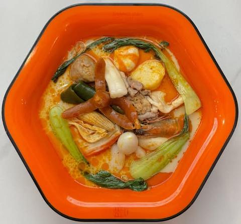 張亮麻辣 大久保店 マーラータンスープ(麻辣湯)【牛骨スープ使用】