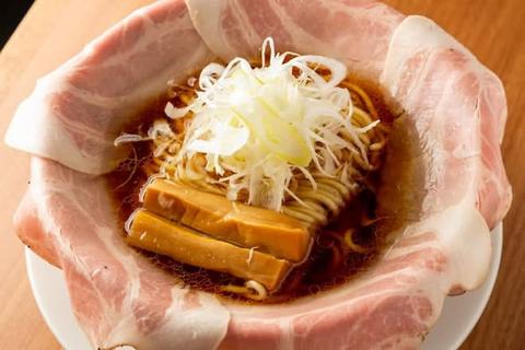 ラーメン大戦争 水道橋店 ピストル ～PISTOL～ Ramen with Shoyu based soup