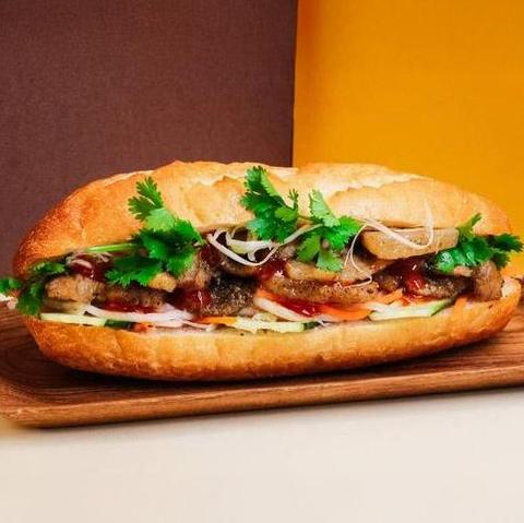 バインミーシンチャオ川口朝日店 おすすめ焼き鳥肉バインミー Grilled Chicken Banh Mi