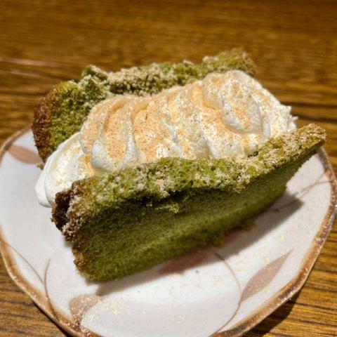 藁焼き 居酒茶屋 鑪 パティシエ自慢のシフォンケーキ
