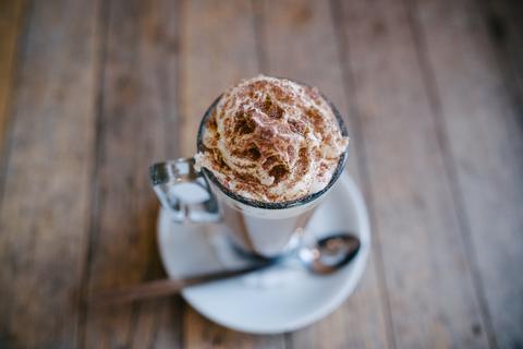 【カレー＆タコライスが人気】cafe＆dining ONE ドルチェコーヒーゼリーミルク | Dolce Coffee Jelly with Milk