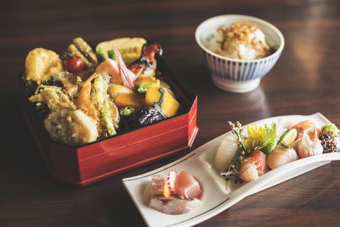居酒屋鮮道こんび 彩り弁当 造り9種付き