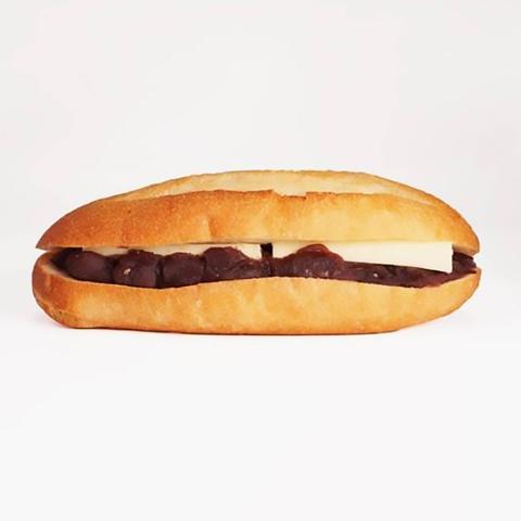 オイシイパンヤ 塩バターあんサンド