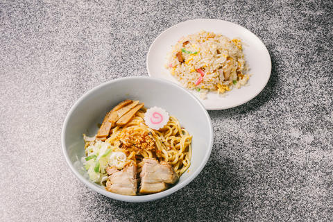 あぶらー亭 あぶら～麺+半チャーハン