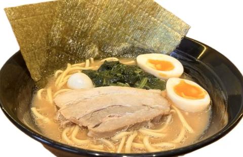 横浜家系ラーメン 金安商店 塩味玉ラーメン Salt Ramen Topped with Flavored Egg