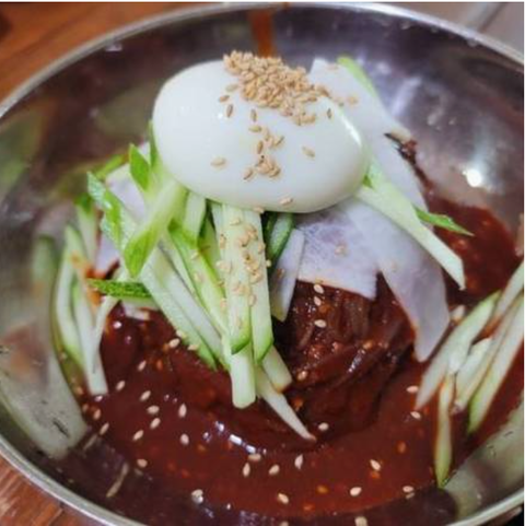 にこにく＆韓国チキン ビビン冷麺/