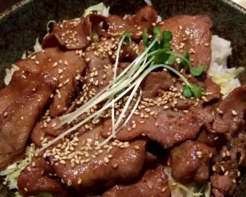 肉ドコロ せい吾 牛タンテキ重(並)
