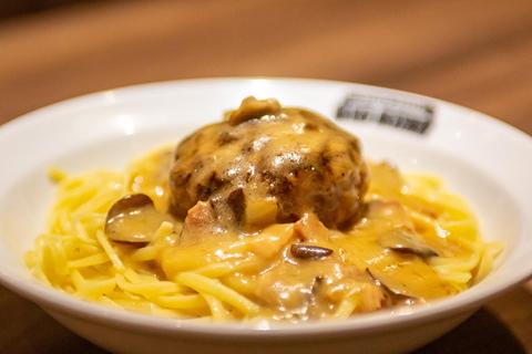 ステーキとハンバーグのお店BIG BEAR(ビッグベア) 三軒茶屋店 BIG BEARカルボナーラ(120g)