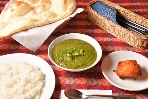 サッツカール 日暮里店 ほうれん草チキンカレー