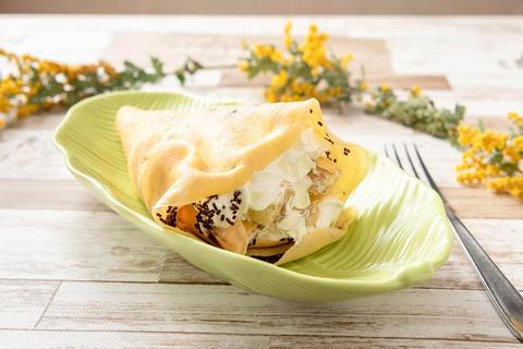 ナゴミカフェ バナナチョコ生クリームクレープ