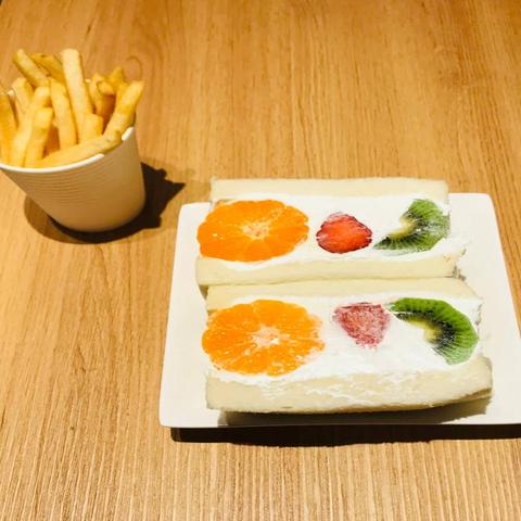 サンドイッチマルシェ 鶴橋店 フルーツサンド(mix)