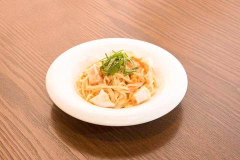 PASTAVOLA 外苑前 うにとイカと明太子の生スパゲティー