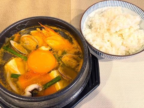 韓国食堂たられば スンドゥブチゲ(ご飯付き)
