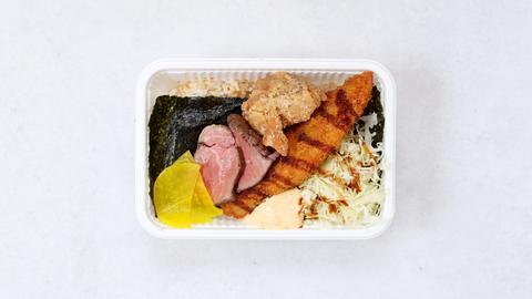 デカ盛り弁当 はるき 平岸店【唐揚げ弁当屋】 極みのり弁