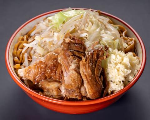 豚と脂。 服部西町店 まぜそば(200g)Mazesoba noodle