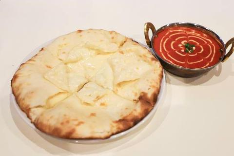 アジアンカレーハウス綾瀬店 バターチキンチーズナンセットButter Chicken Cheese Nan set