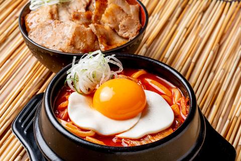 韓国カルビ丼とスンドゥブ 洞山 用賀店 キムチチーズスンドゥブうどん～ミニカルビ丼セット～