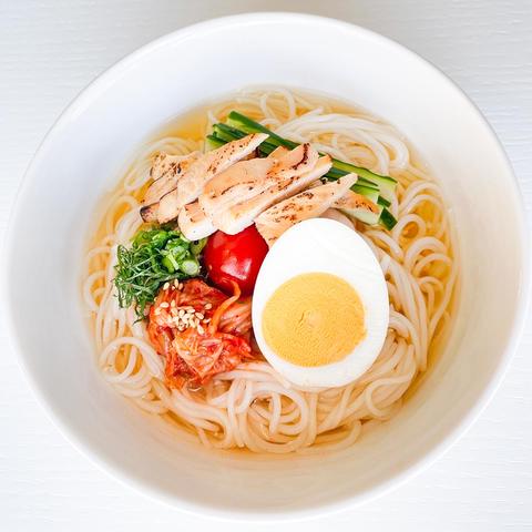 冷麺とチヂミの店 (ミョンミョン) 無添加お出汁冷麺(炙りサラダチキンと自家製キムチ)