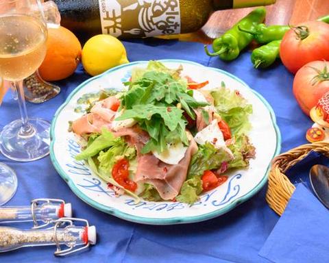 大衆イタリア食堂アレグロ塚口本店 生ハムとモッツァレラのサラダ Uncured Ham and Mozzarella Salad