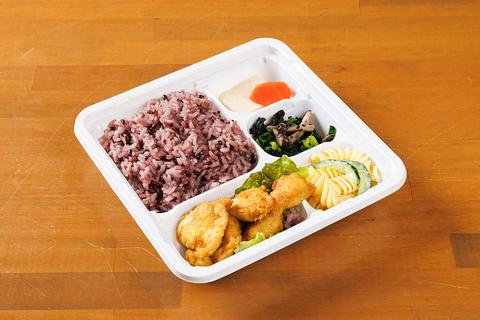 Caf＆dining 素々 日替わり肉弁当
