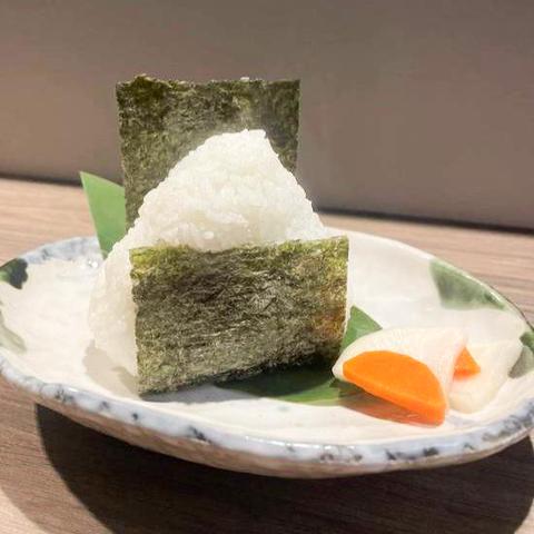 とり九 土鍋で炊いたコシヒカリのおにぎり rice ball