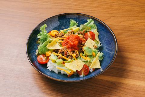 【カレー&タコライスが人気】cafe&dining ONE 【大盛無料】アボカド&チーズ タコライス | 【Free Upsize】Taco Rice