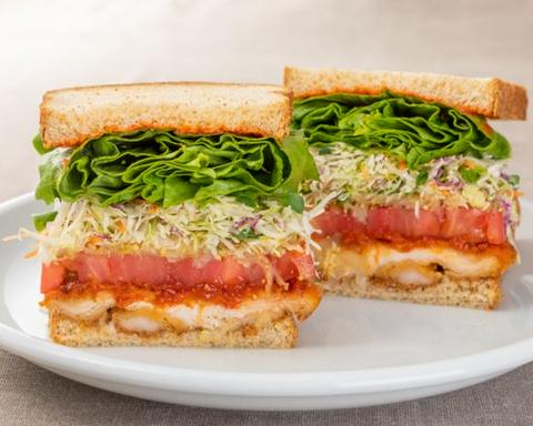 アンドサンドイッチ スパイシーレッドチキンサンド Spicy Red Chicken Sandwich