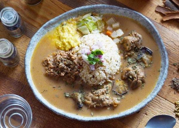 創作カレーツキノワ