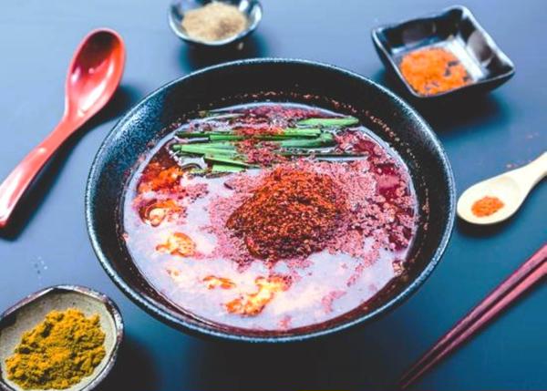宮崎から来た辛麺屋(高知から来た焼肉屋)