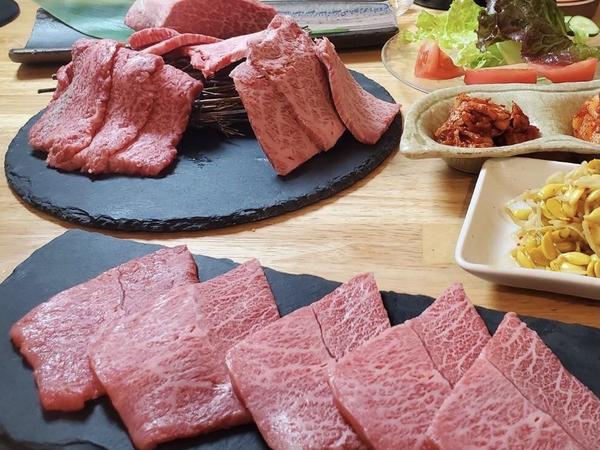 和牛ホルモン 牛とろ亭