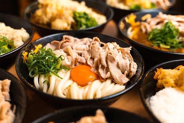 自家製さぬきうどんと肉 甚三 神田店