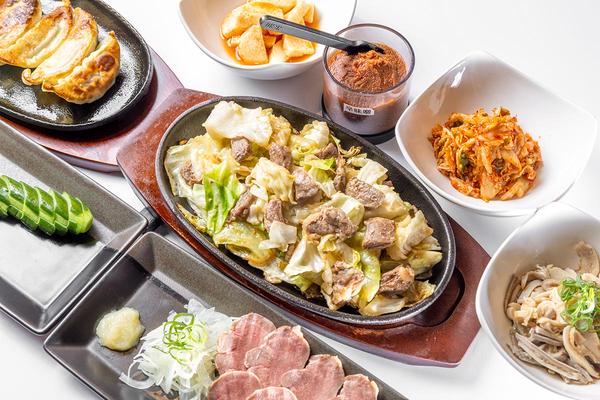 鉄板焼肉 三冠王