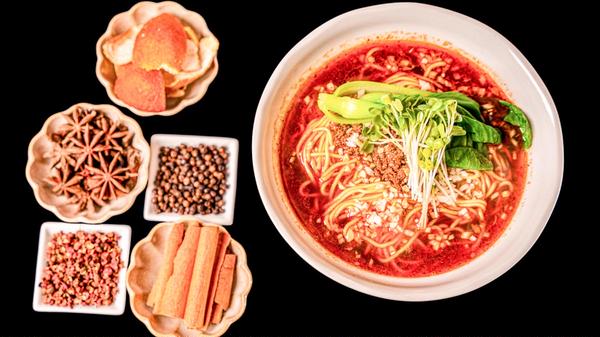 担々麺 空星
