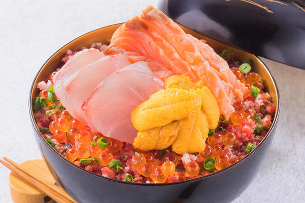贅沢海鮮牛とろ飯 幸せ 薬研堀店