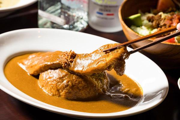 トロトロ肉厚ポークカレー【たまきんち】