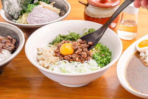 牛こくラーメン まる勝