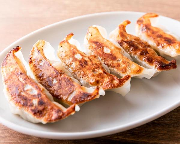 金の餃子酒場