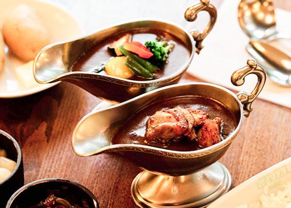 欧風カレーガヴィアルプラス 麻布十番店