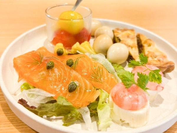 フレンチバルOTUKARESUN