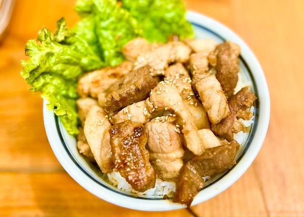 焼きトンホルモン いっとん