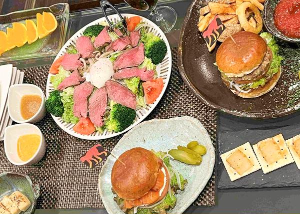 Smoky Monkey Hamburger