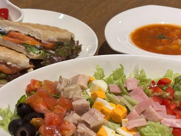 パニーニとスイーツカフェ 【 Cafe Brico 】