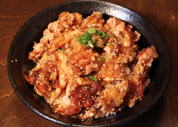 デカ盛り丼ぶり豊平探偵団