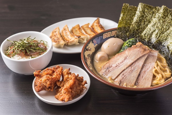 横濱家系ラーメン 神山 松屋町店