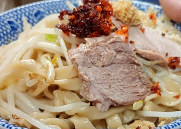 元祖極太塩焼きそば三毛猫