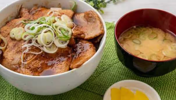 十勝豚丼 つばき 平岸店
