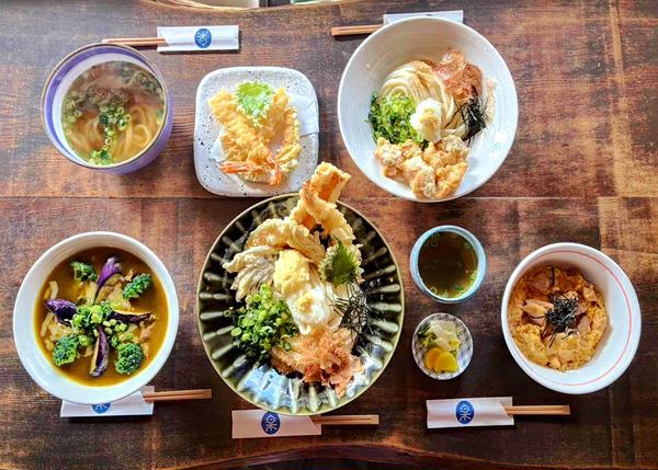 釜あげうどん 楽