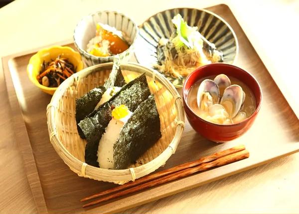 OMUSUBI CAFE