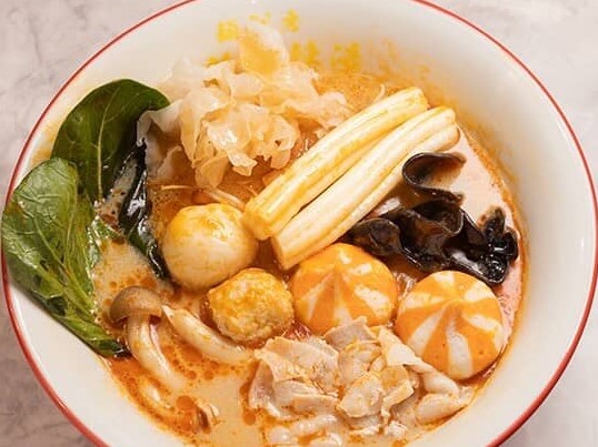 麺創房 無敵麻辣湯 新宿本店